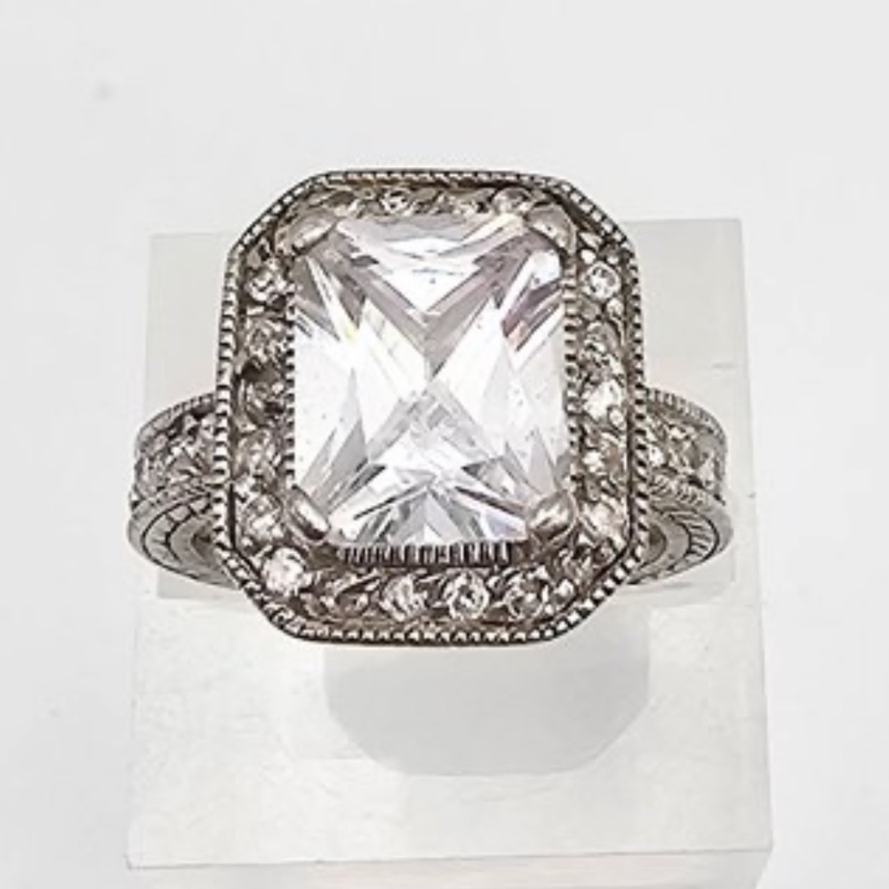 Rhinestone Sterling Silver Cocktail Ring Size 6.75 8.9 G